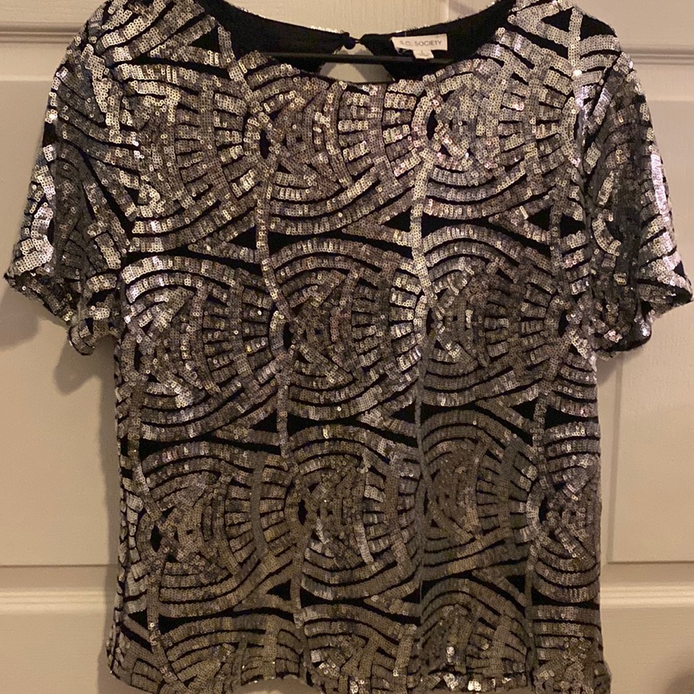 Silver sequence top